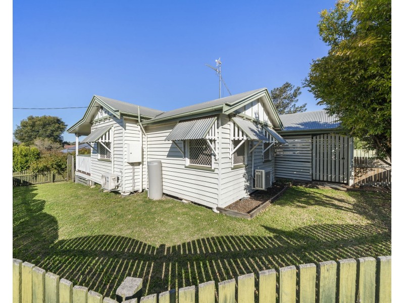 6 Searle Street, South Toowoomba QLD 4350