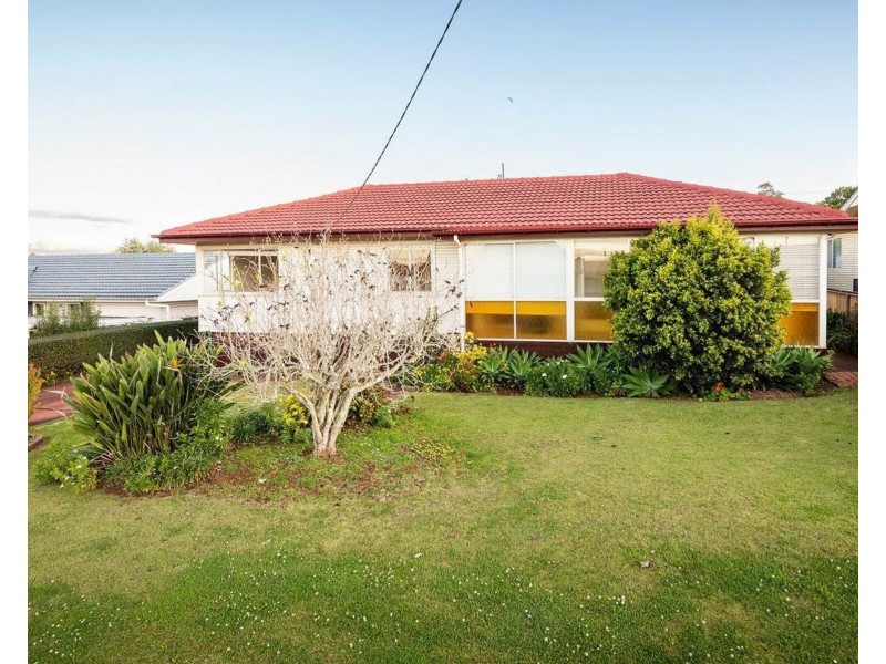 18 McNamara Street, Centenary Heights QLD 4350