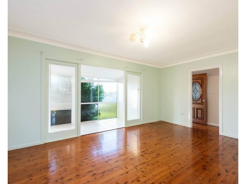 18 McNamara Street, Centenary Heights QLD 4350