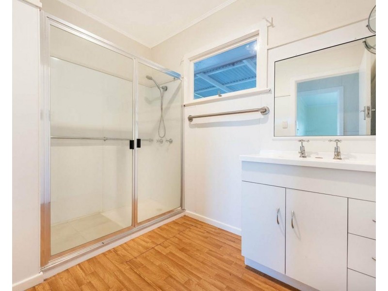 18 McNamara Street, Centenary Heights QLD 4350
