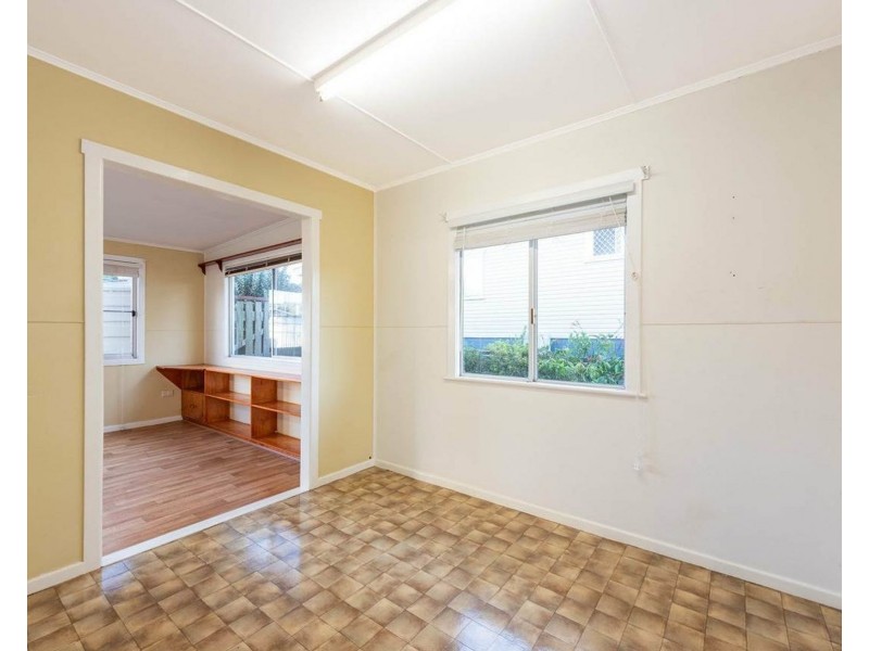 18 McNamara Street, Centenary Heights QLD 4350