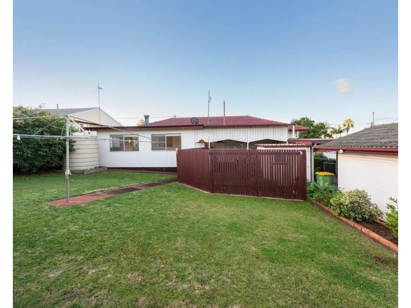 18 McNamara Street, Centenary Heights QLD 4350