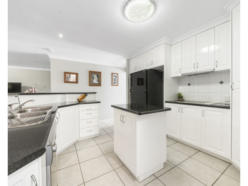 15 Fairview Crescent, Highfields QLD 4352