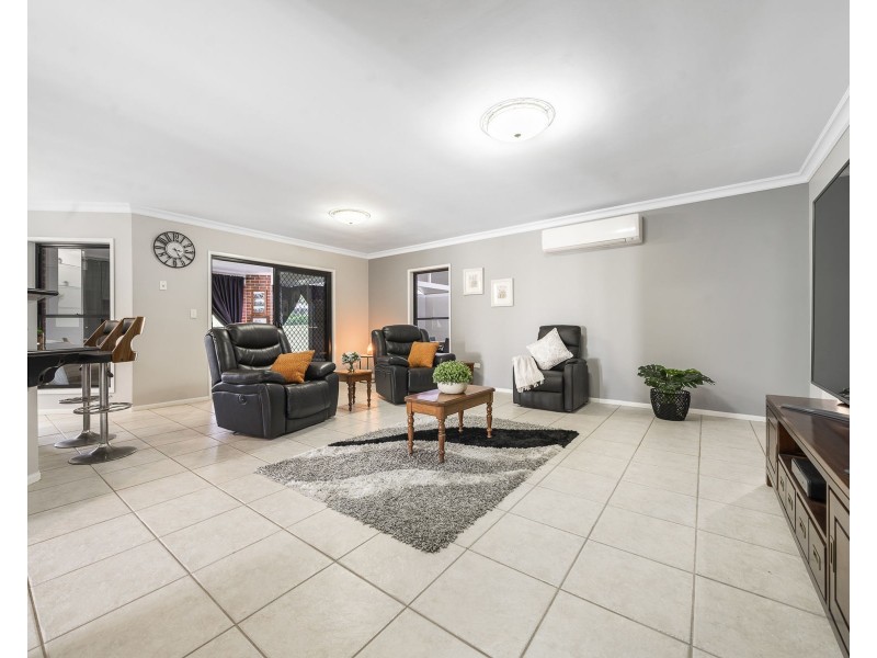 15 Fairview Crescent, Highfields QLD 4352