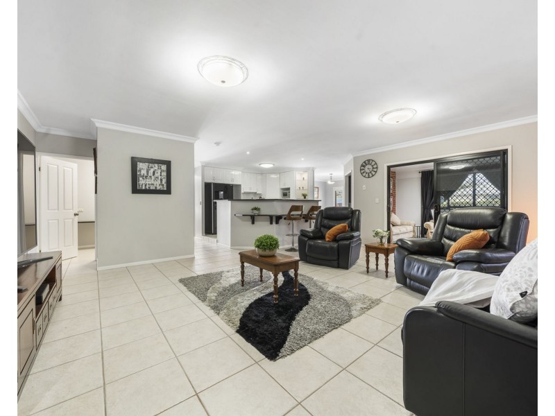 15 Fairview Crescent, Highfields QLD 4352
