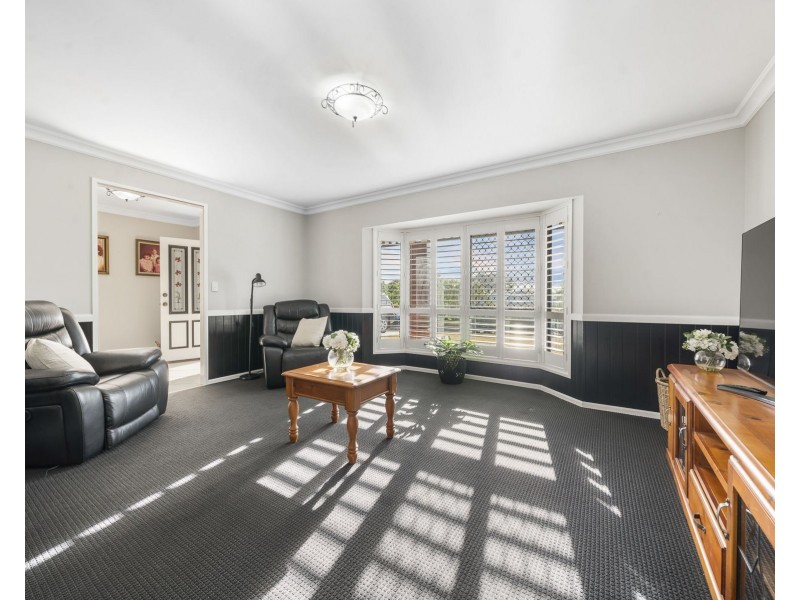 15 Fairview Crescent, Highfields QLD 4352