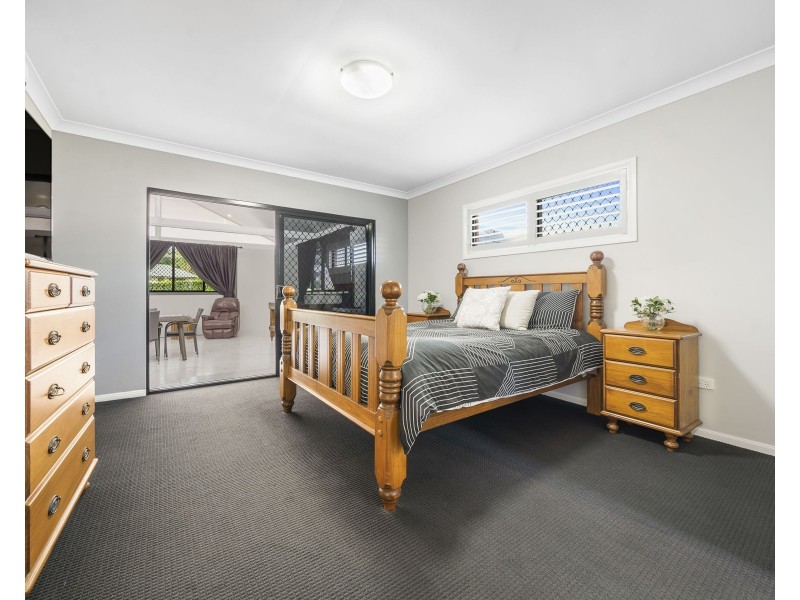 15 Fairview Crescent, Highfields QLD 4352