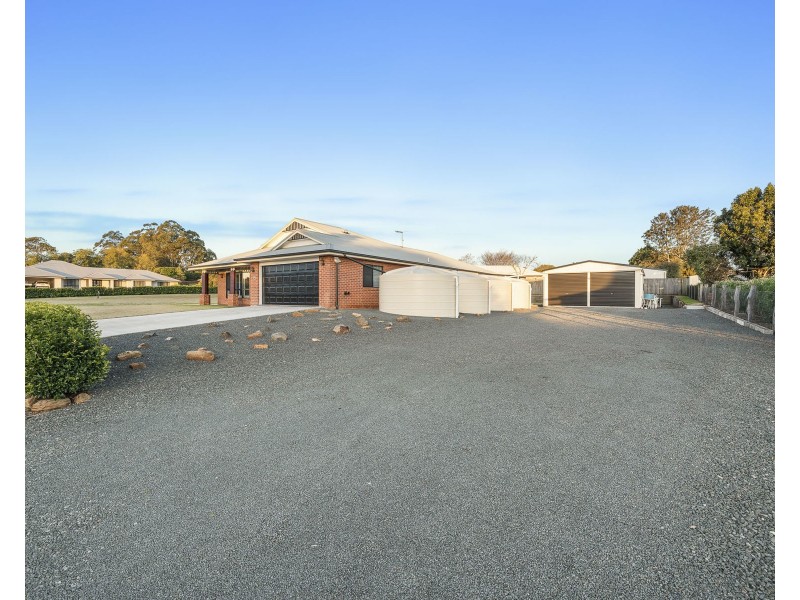 15 Fairview Crescent, Highfields QLD 4352
