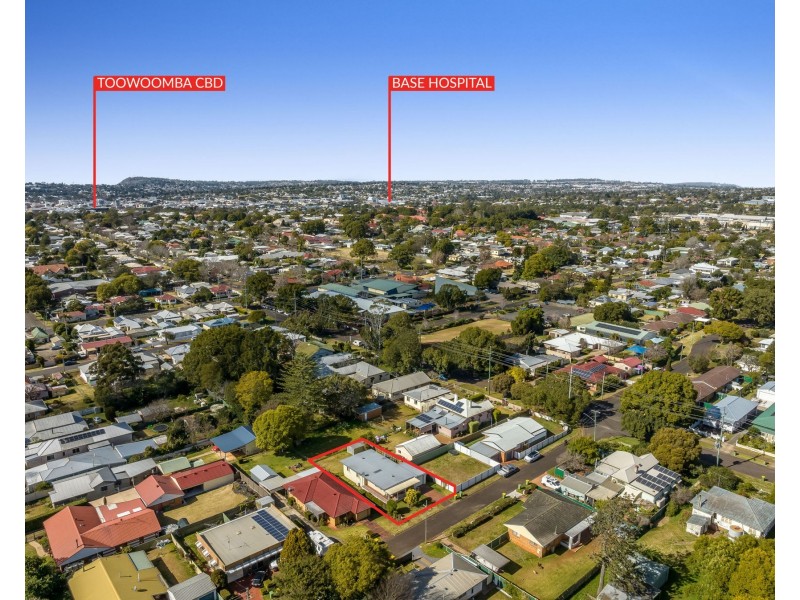 14 Doncaster Street, Newtown QLD 4350