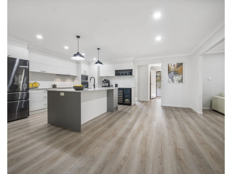 16 Mary Drive, Murphys Creek QLD 4352
