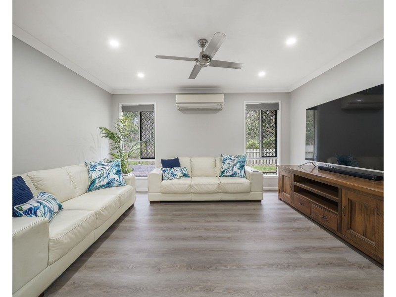 16 Mary Drive, Murphys Creek QLD 4352