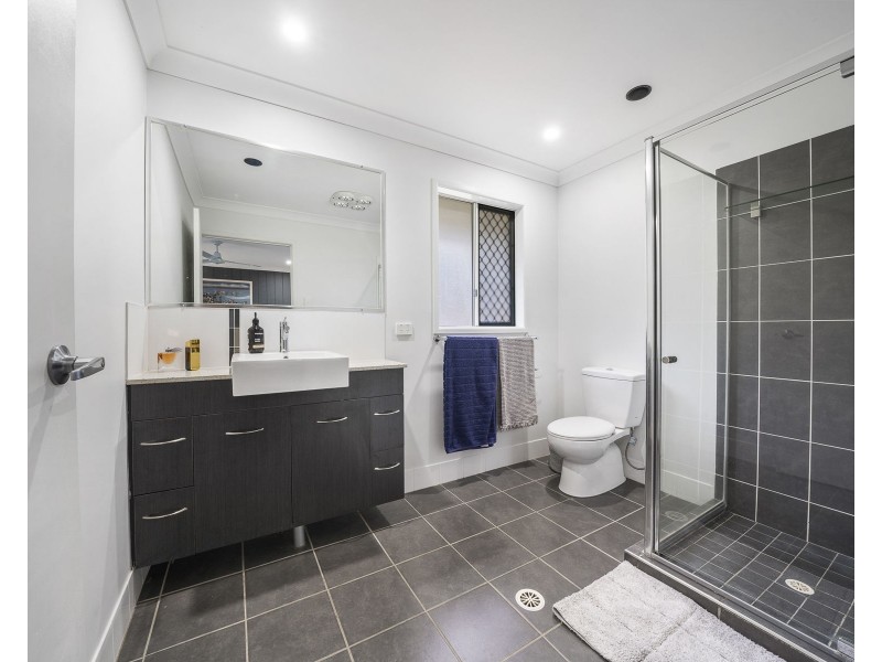 16 Mary Drive, Murphys Creek QLD 4352