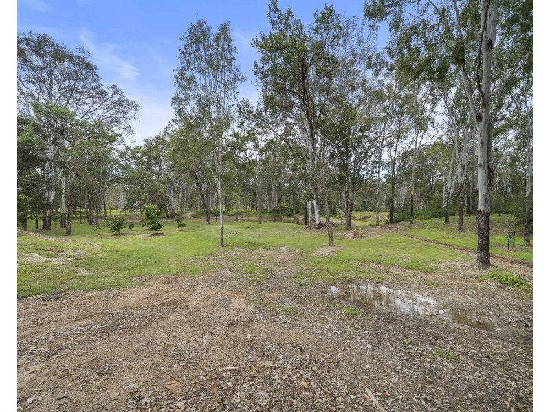 16 Mary Drive, Murphys Creek QLD 4352