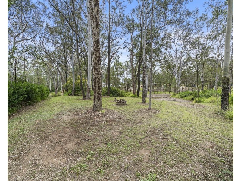 16 Mary Drive, Murphys Creek QLD 4352