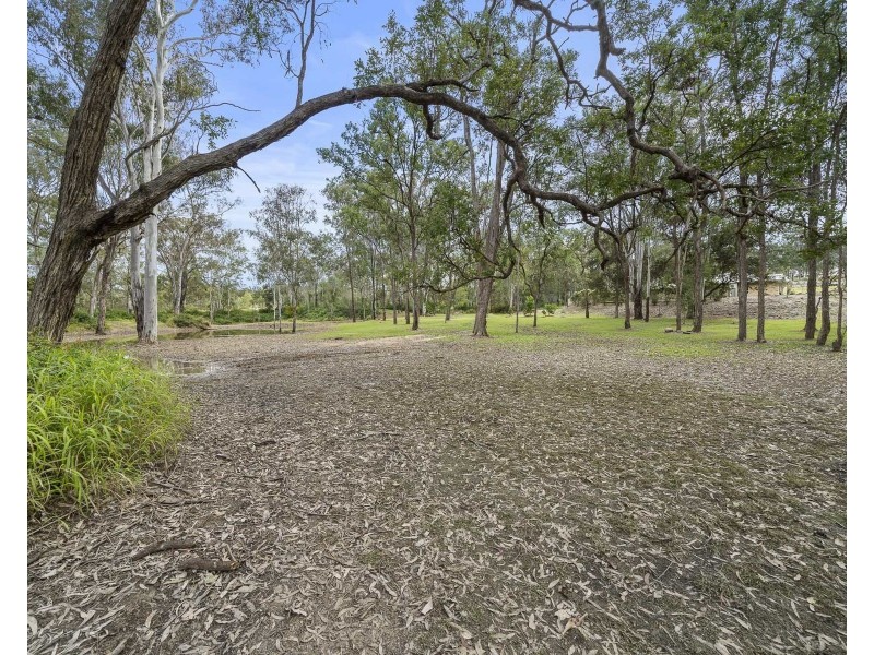 16 Mary Drive, Murphys Creek QLD 4352