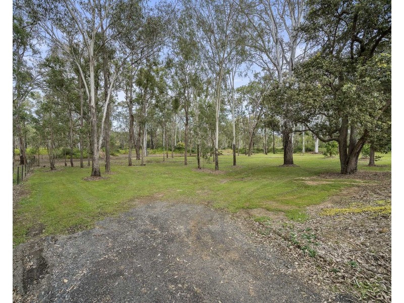 16 Mary Drive, Murphys Creek QLD 4352