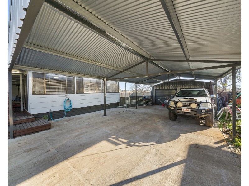 20 Lucy Street, Cambooya QLD 4358