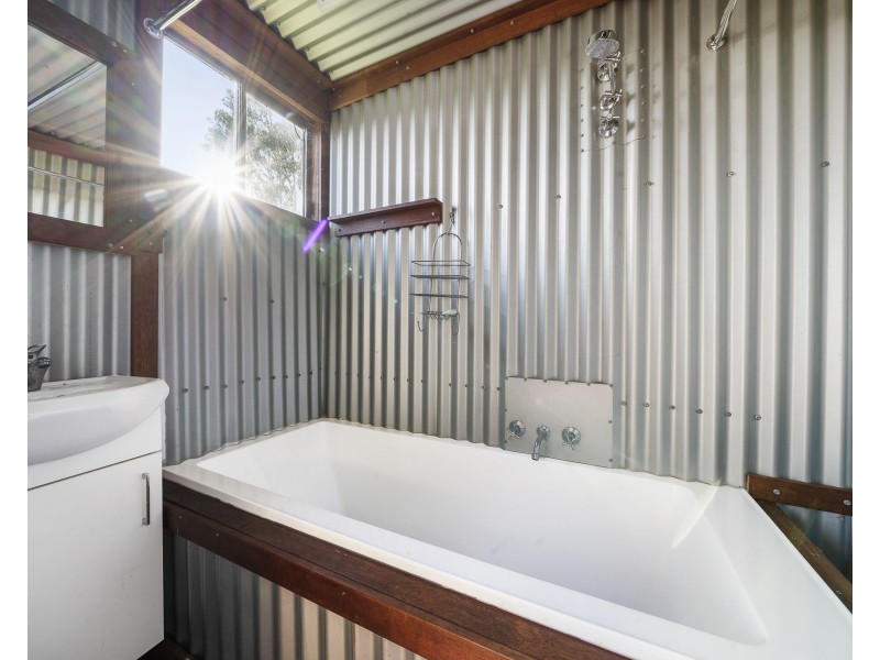 20 Lucy Street, Cambooya QLD 4358
