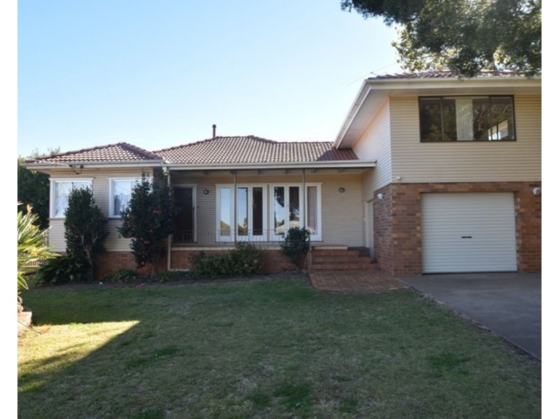 15 Ipswich Street, East Toowoomba QLD 4350