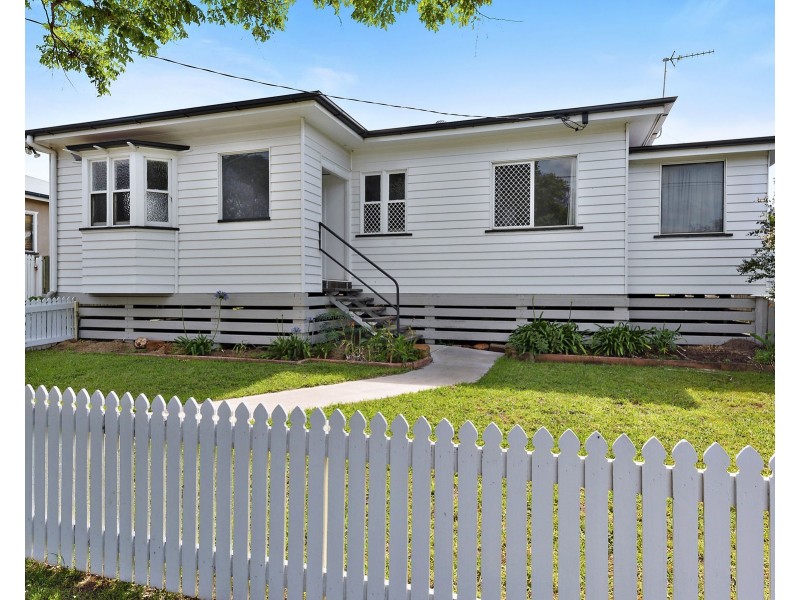 249 West Street, Harristown QLD 4350