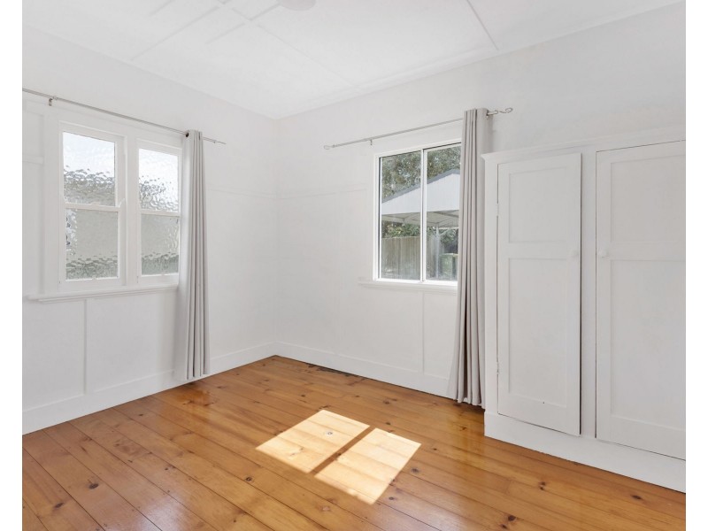 249 West Street, Harristown QLD 4350