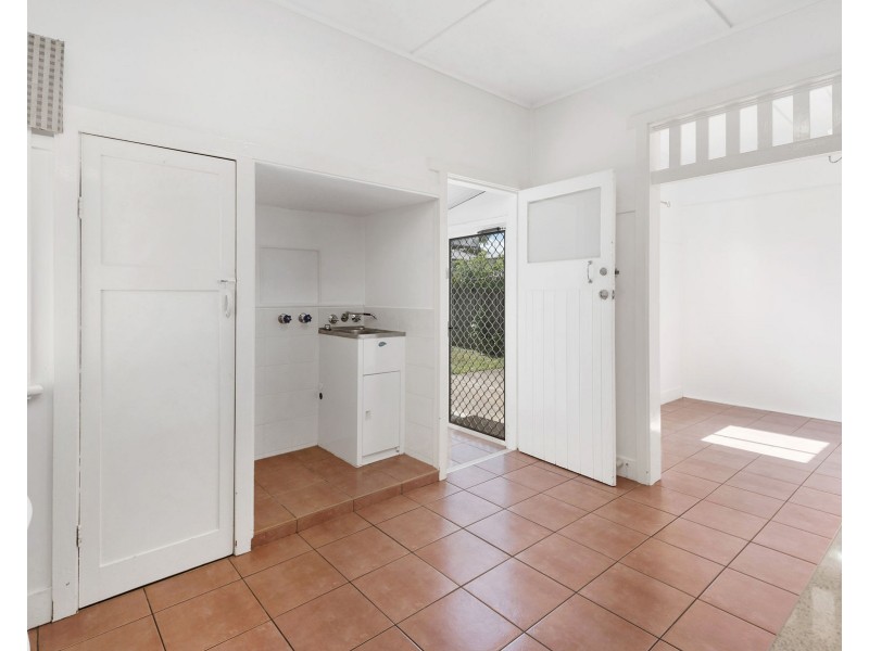 249 West Street, Harristown QLD 4350