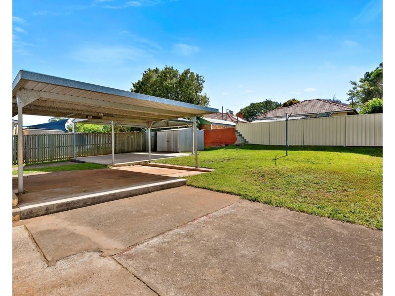249 West Street, Harristown QLD 4350
