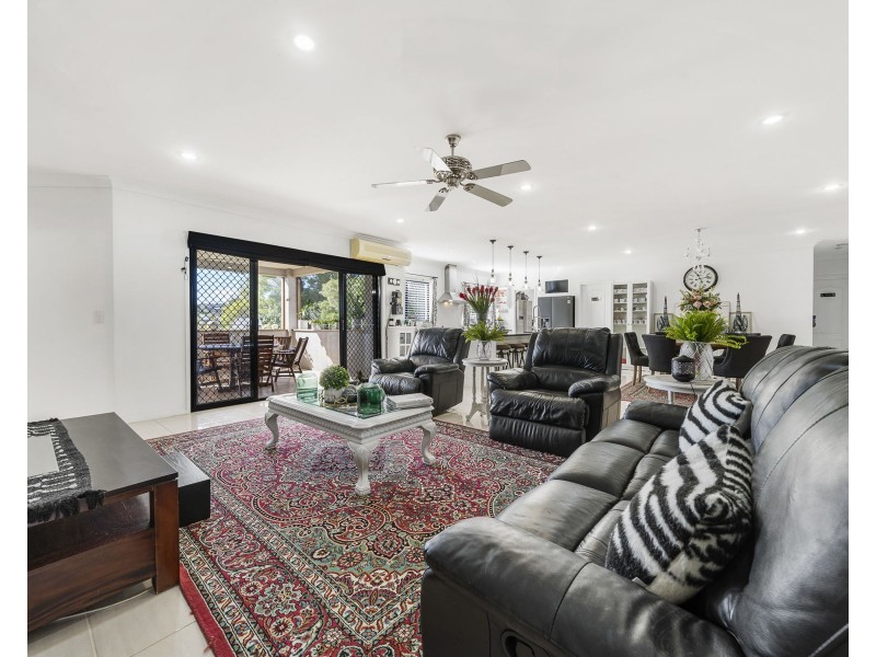 12 Tennyson Court, Westbrook QLD 4350