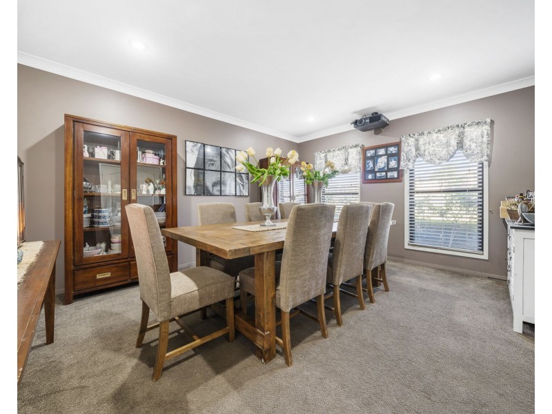 12 Tennyson Court, Westbrook QLD 4350