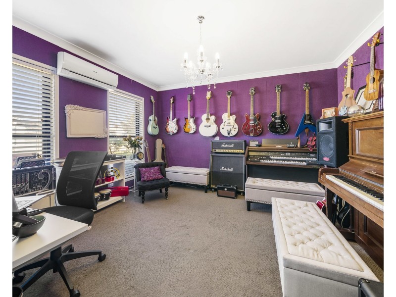 12 Tennyson Court, Westbrook QLD 4350