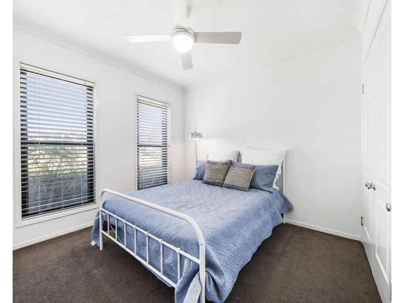 12 Tennyson Court, Westbrook QLD 4350