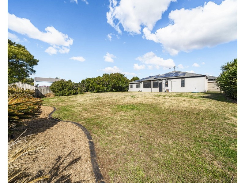 12 Tennyson Court, Westbrook QLD 4350