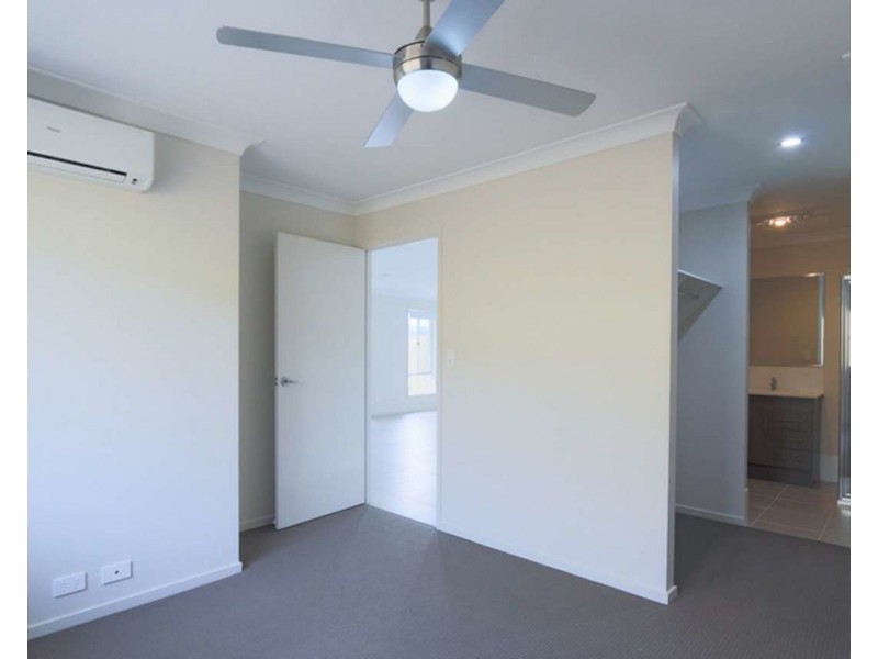 2/2 Grace View Street, Darling Heights QLD 4350