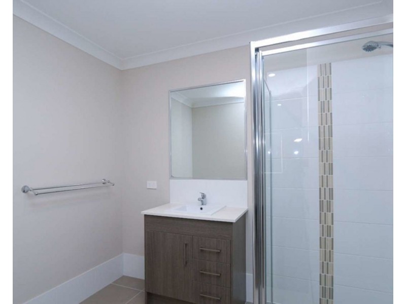 2/2 Grace View Street, Darling Heights QLD 4350