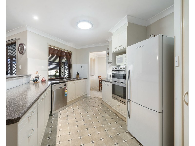 24 Patron Crescent, Glenvale QLD 4350