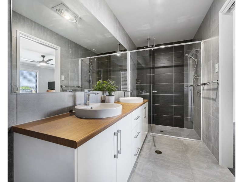 38 Steinberg Road, Highfields QLD 4352