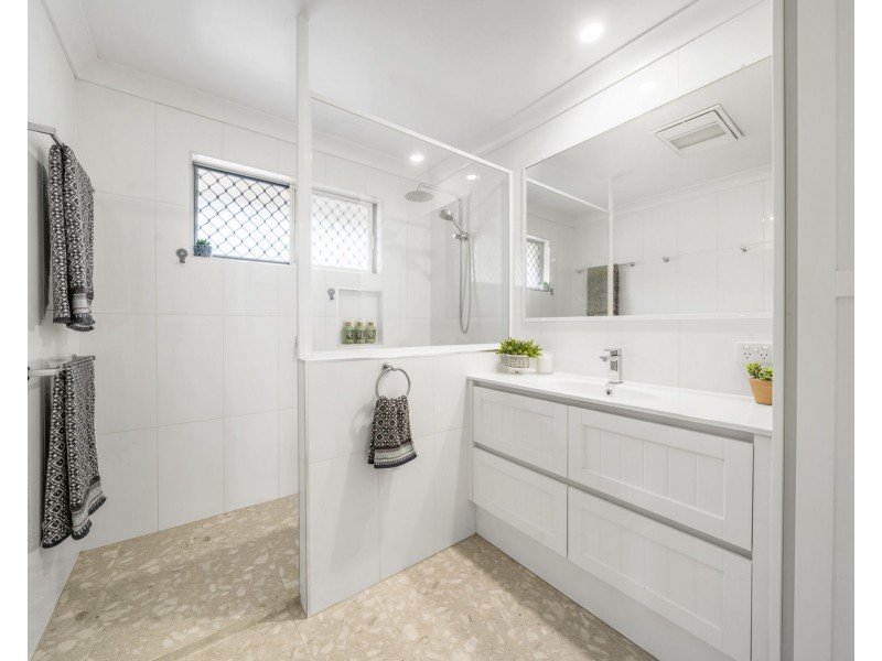 30 Toowoomba Road, Oakey QLD 4401
