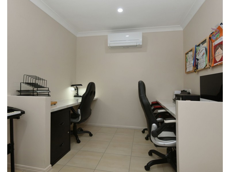 20 High Court Drive, Wilsonton Heights QLD 4350