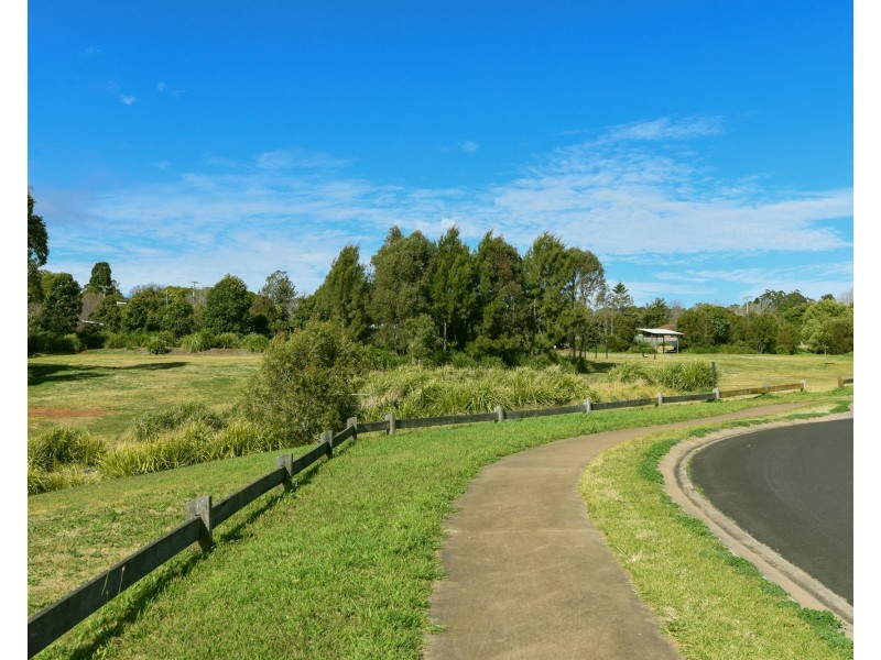 20 High Court Drive, Wilsonton Heights QLD 4350