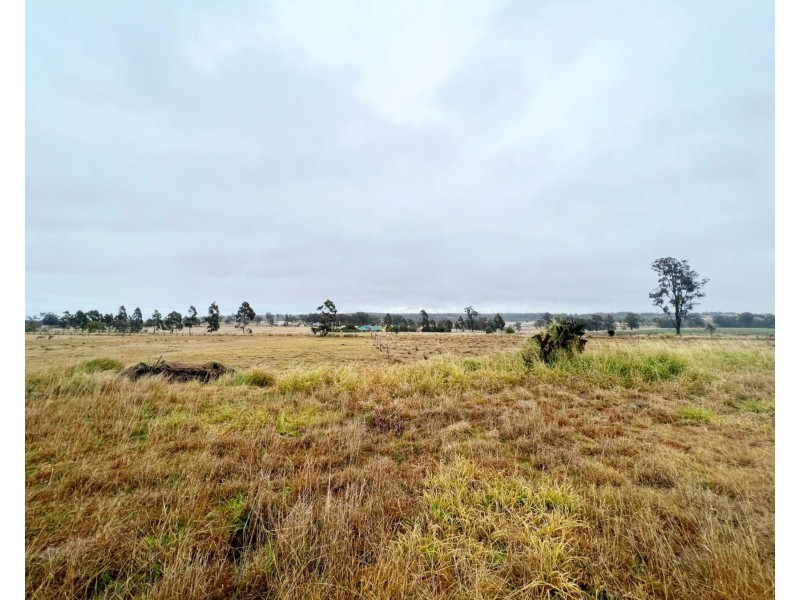 69 James Road, Goombungee QLD 4354