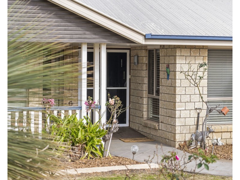 9 Jacaranda Court, Westbrook QLD 4350