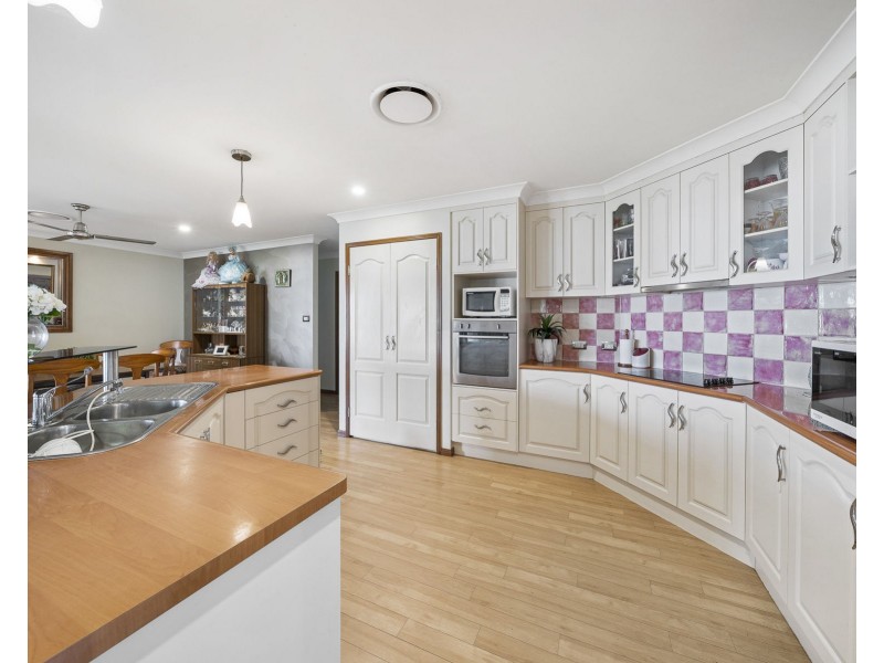 9 Jacaranda Court, Westbrook QLD 4350