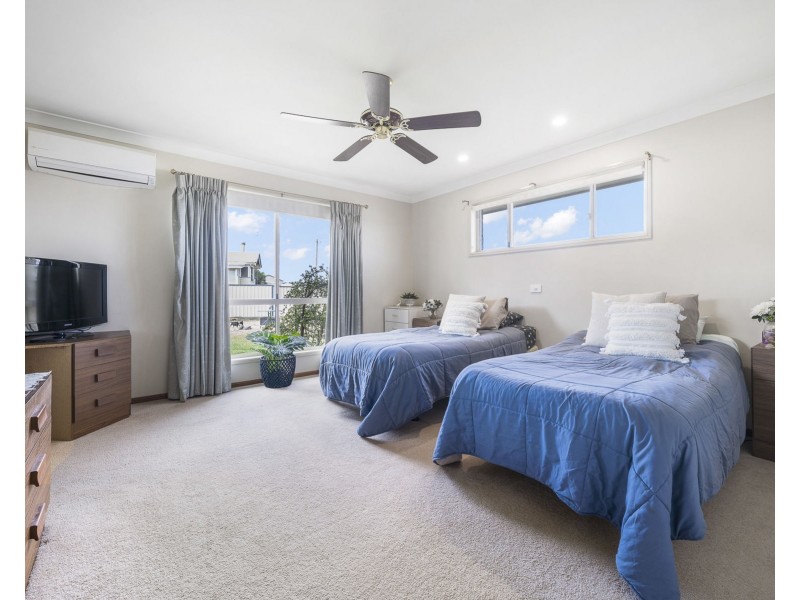 9 Jacaranda Court, Westbrook QLD 4350