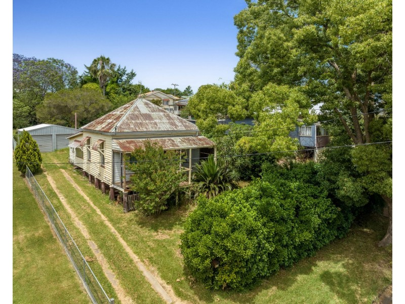 34 Christmas Street, North Toowoomba QLD 4350