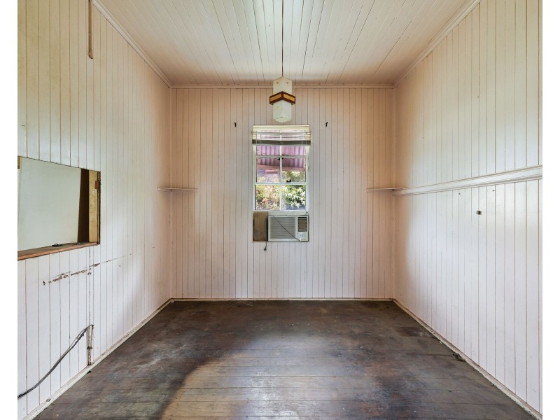 34 Christmas Street, North Toowoomba QLD 4350