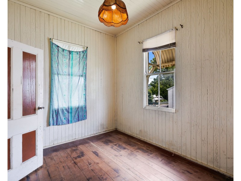 34 Christmas Street, North Toowoomba QLD 4350