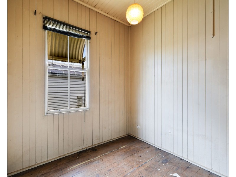 34 Christmas Street, North Toowoomba QLD 4350