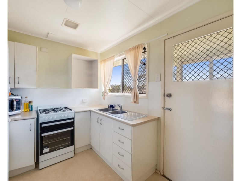 7 Shaw Court, Harristown QLD 4350