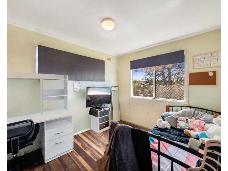 7 Shaw Court, Harristown QLD 4350
