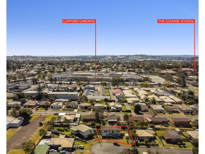 7 Shaw Court, Harristown QLD 4350